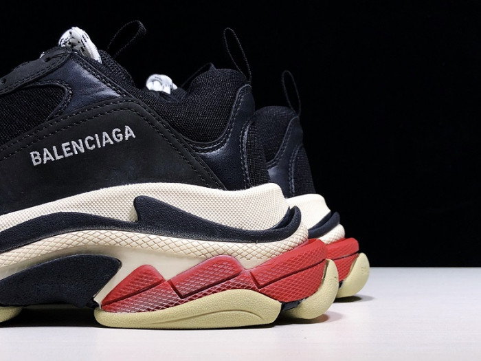 BLCG TRIPLE S TRAINER 'BLACK RED' 2018 533882 W09O1 1000 - CCSHOES