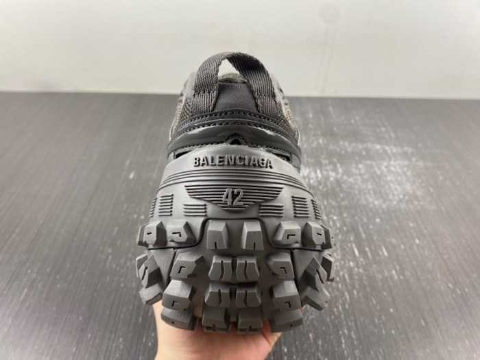 BLCG DEFENDER SNEAKER 685613-W2RA6 3000 - CCSHOES