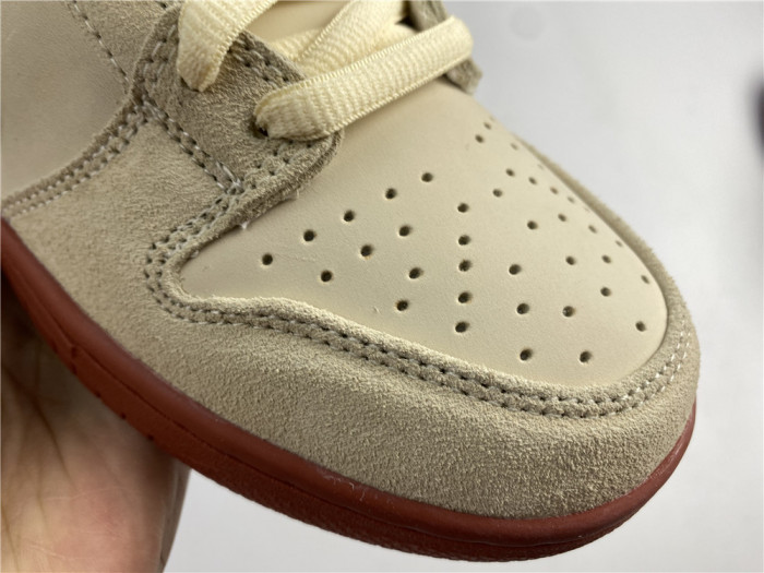 Nike SB Dunk Low Pro Hennessy BQ6817-100 - CCSHOES