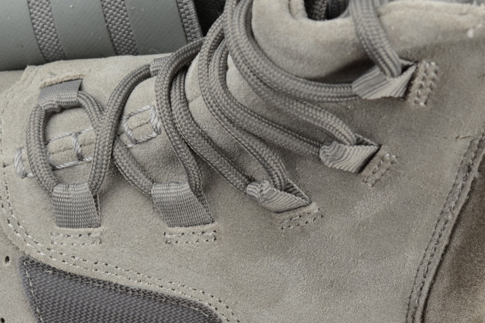 ADIDAS YEEZY 750 BOOST LIGHT GREY GUM GLOW DARK BB1840 - CCSHOES
