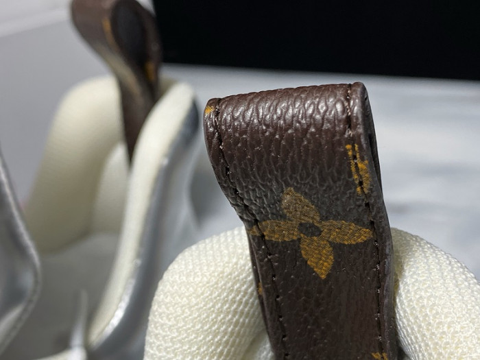 LV ARCHLIGHT SNRAKER SLIVER 51BCOLORE 1A67DG - CCSHOES