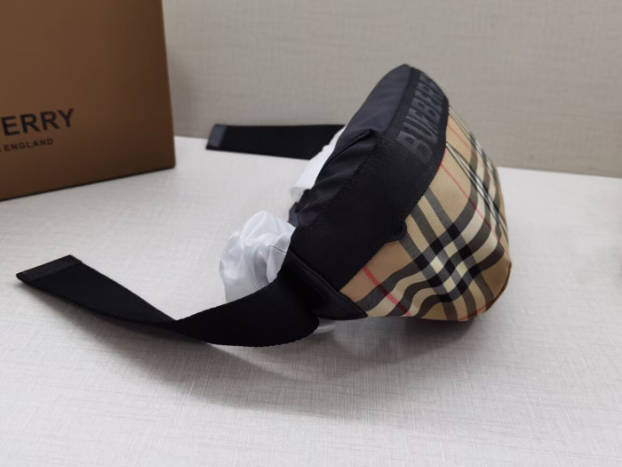 BURBERY SONNY FANNY PACK - CCSHOES