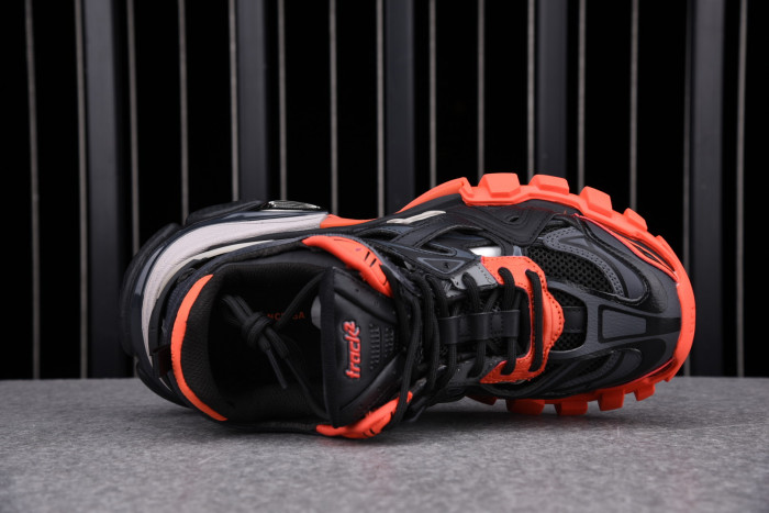 BLCG Track 2 568614 W2GN3 1350 - CCSHOES