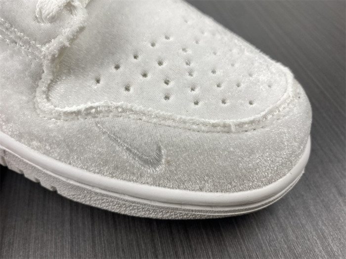 Dover Street Market x Nike Dunk Low “Triple White” DH2686-100 - CCSHOES