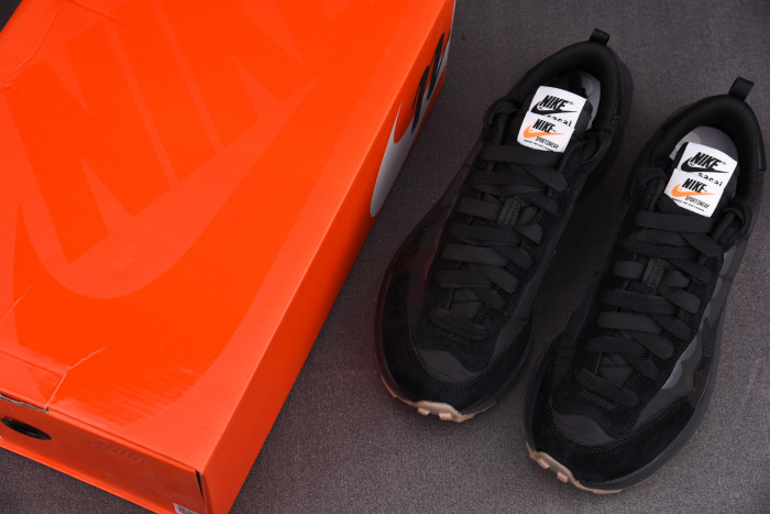 Nike Sacai x VaporWaffle 'Black Gum DD1875 001 - CCSHOES