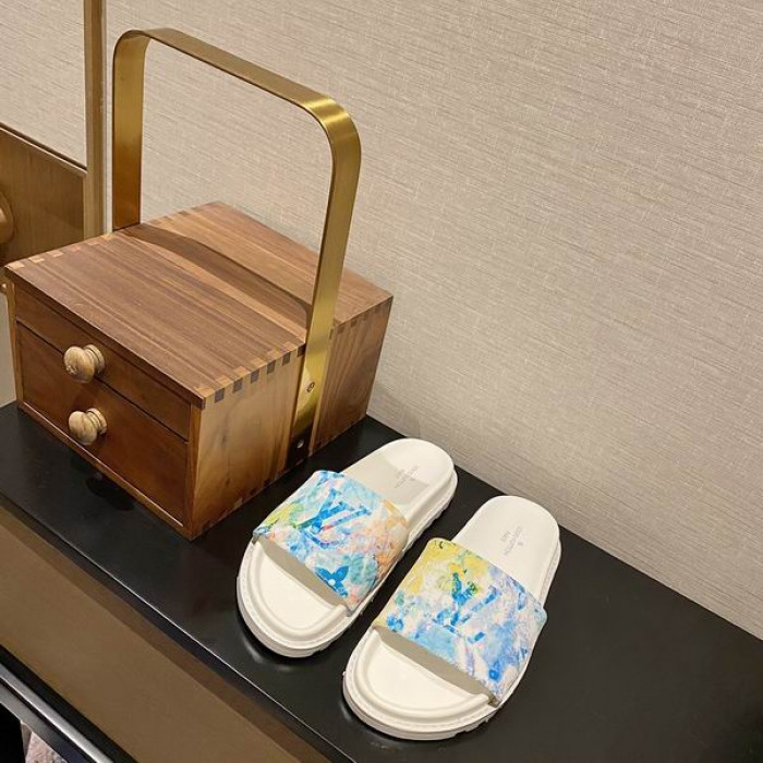 LV SLIPPERS - CCSHOES