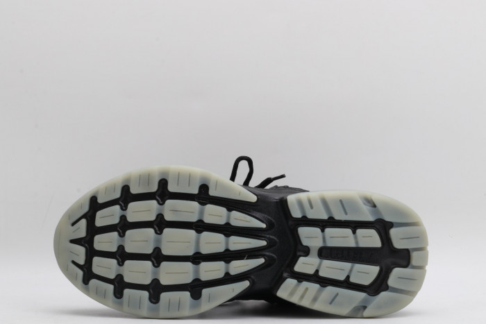 AR1M1 Low-Top Sneaker - CCSHOES