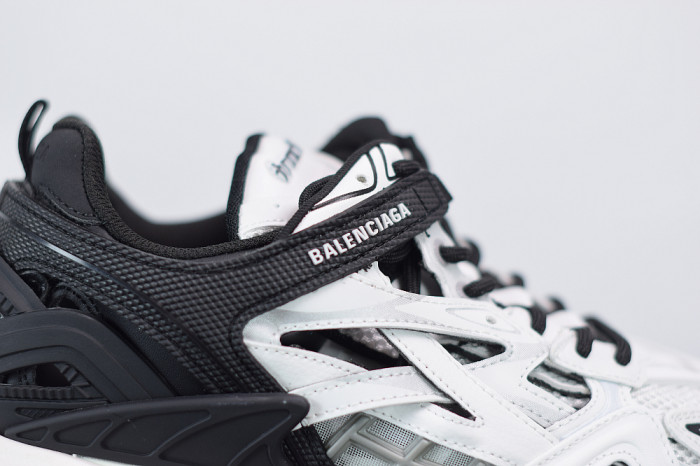 BLCG Track 2 570391 W2GN3 1090 - CCSHOES