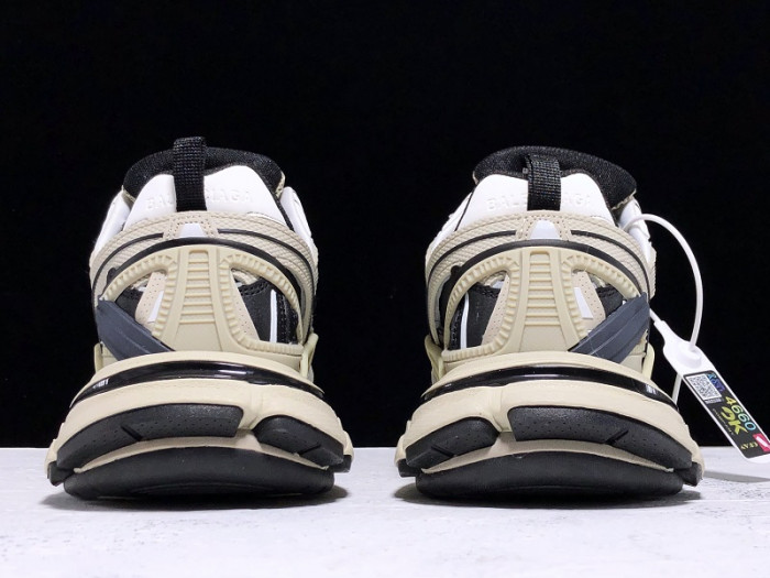BLCG Track 570391 W2GN9 2009 - CCSHOES