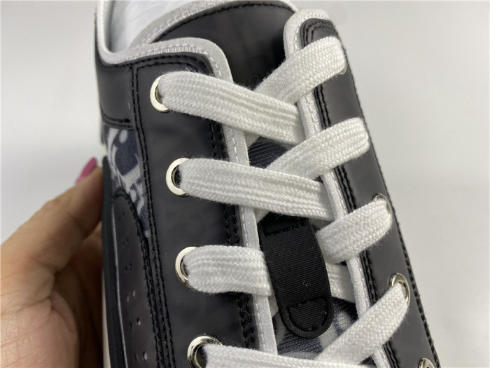 DR B23 Low Top Oblique Sneaker Black & White - CCSHOES