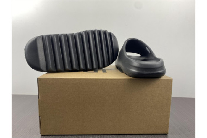 ADIDAS YEEZY SLIDE ONYX HQ6448 - CCSHOES