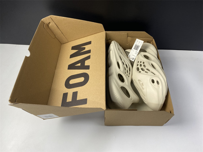 Adidas Yeezy Foam RNNR Sand FY4567 - CCSHOES