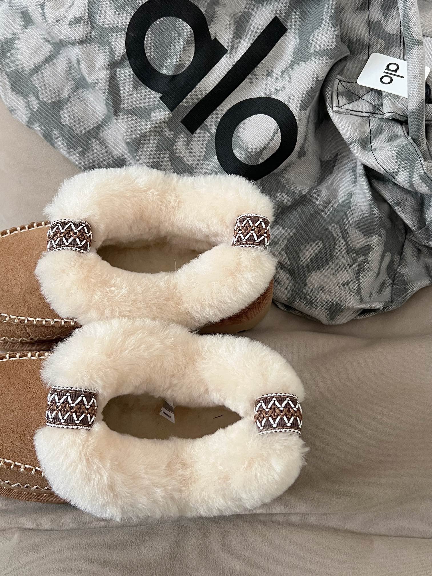 UGG 8224 - CCSHOES
