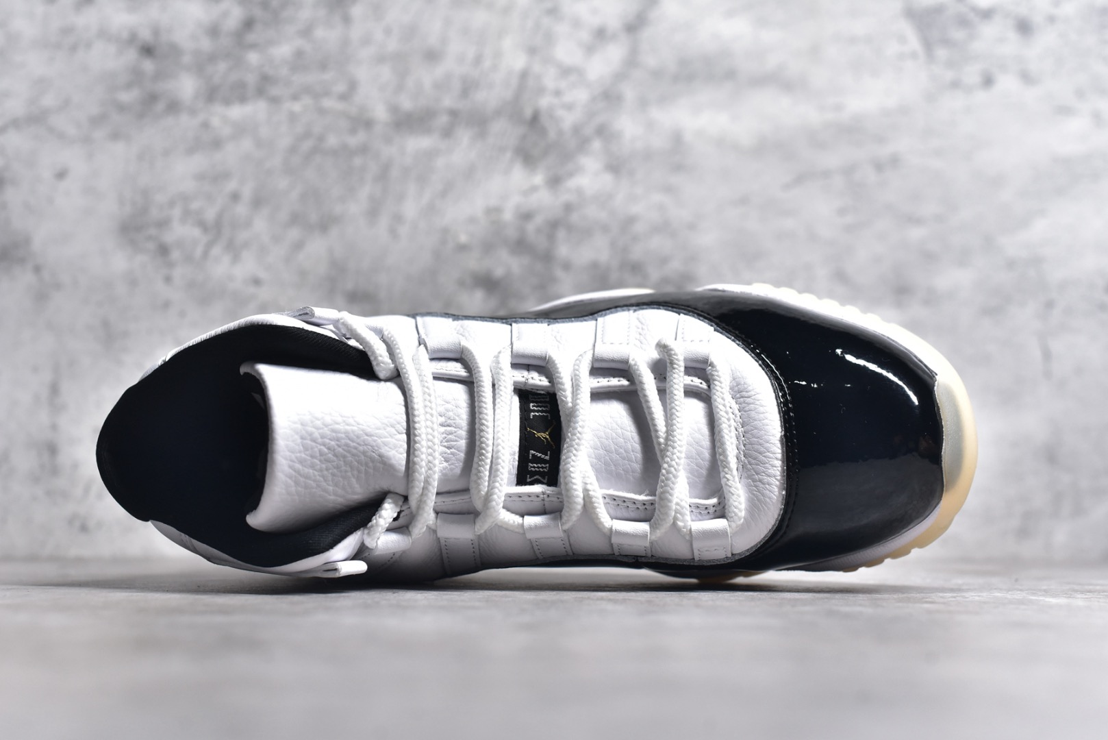 Air Jordan AJ11 
