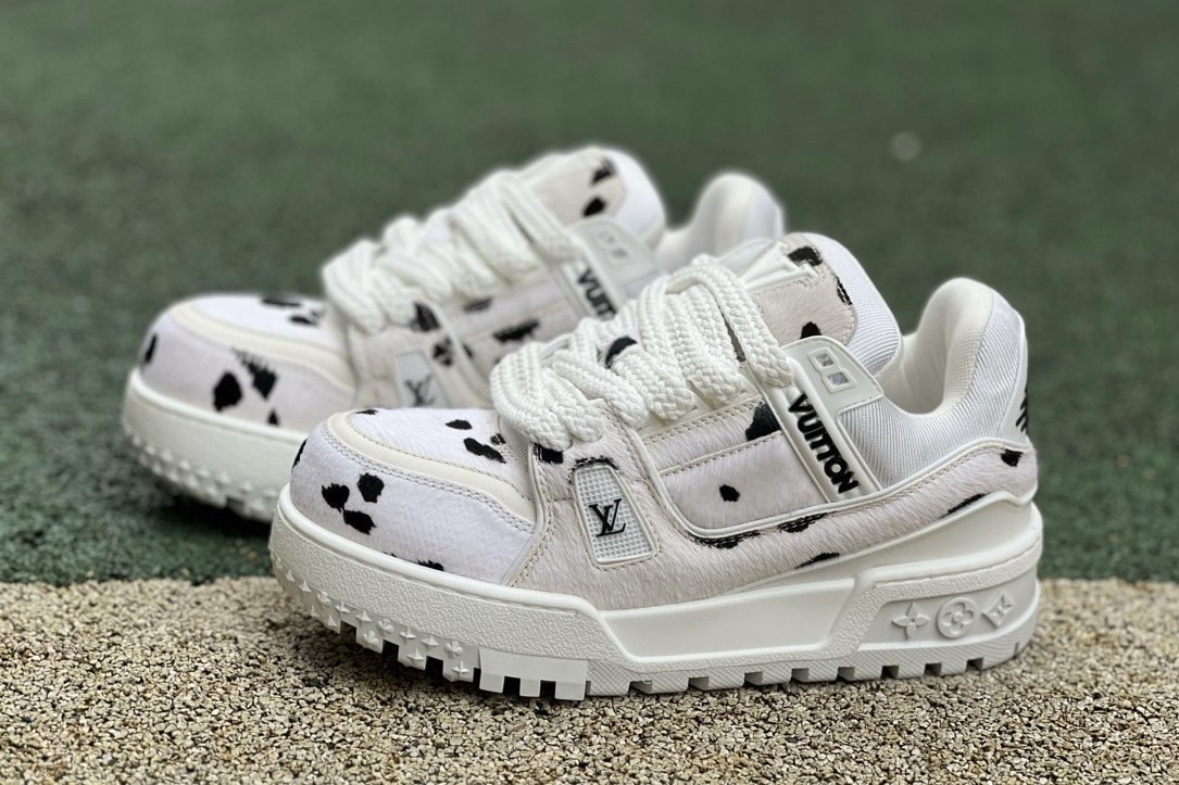 LV TRAINER MAXI White and black spots - CCSHOES
