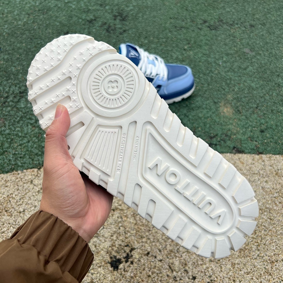LV TRAINER MAXI Porcelain blue - CCSHOES