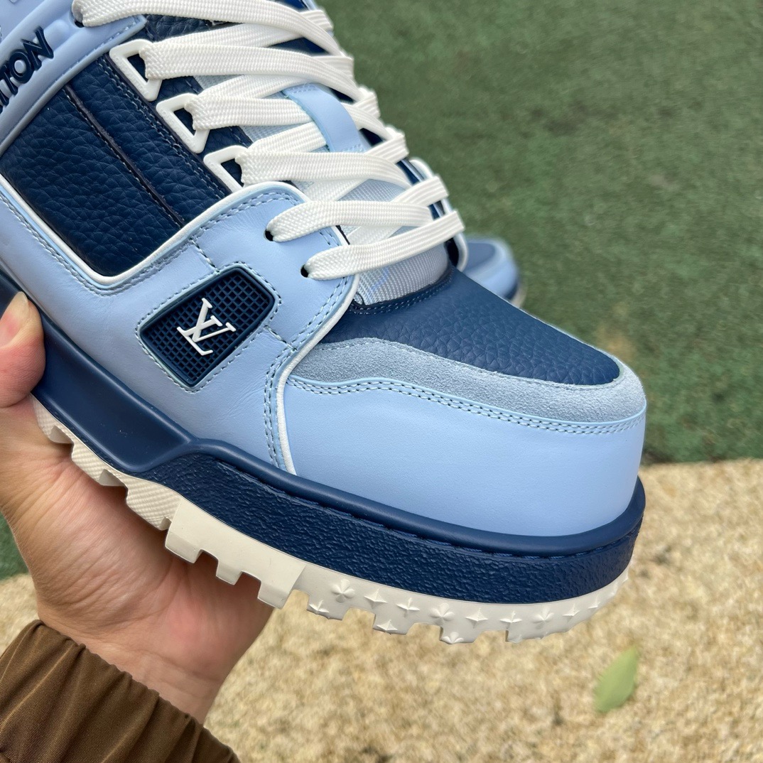 LV TRAINER MAXI Porcelain blue - CCSHOES