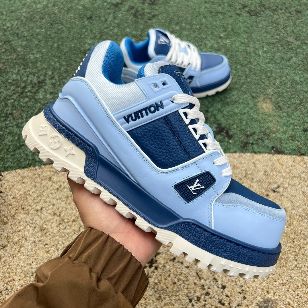 LV TRAINER MAXI Porcelain blue - CCSHOES