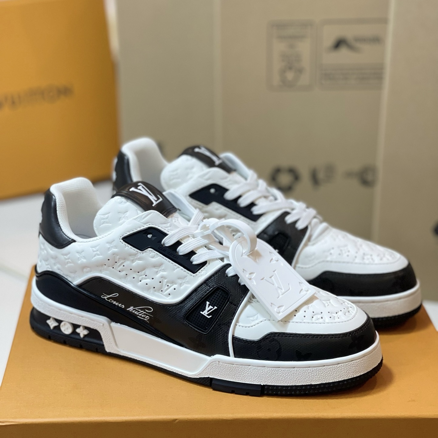 Loui Vuitto TRAINER SNEAKER - CCSHOES