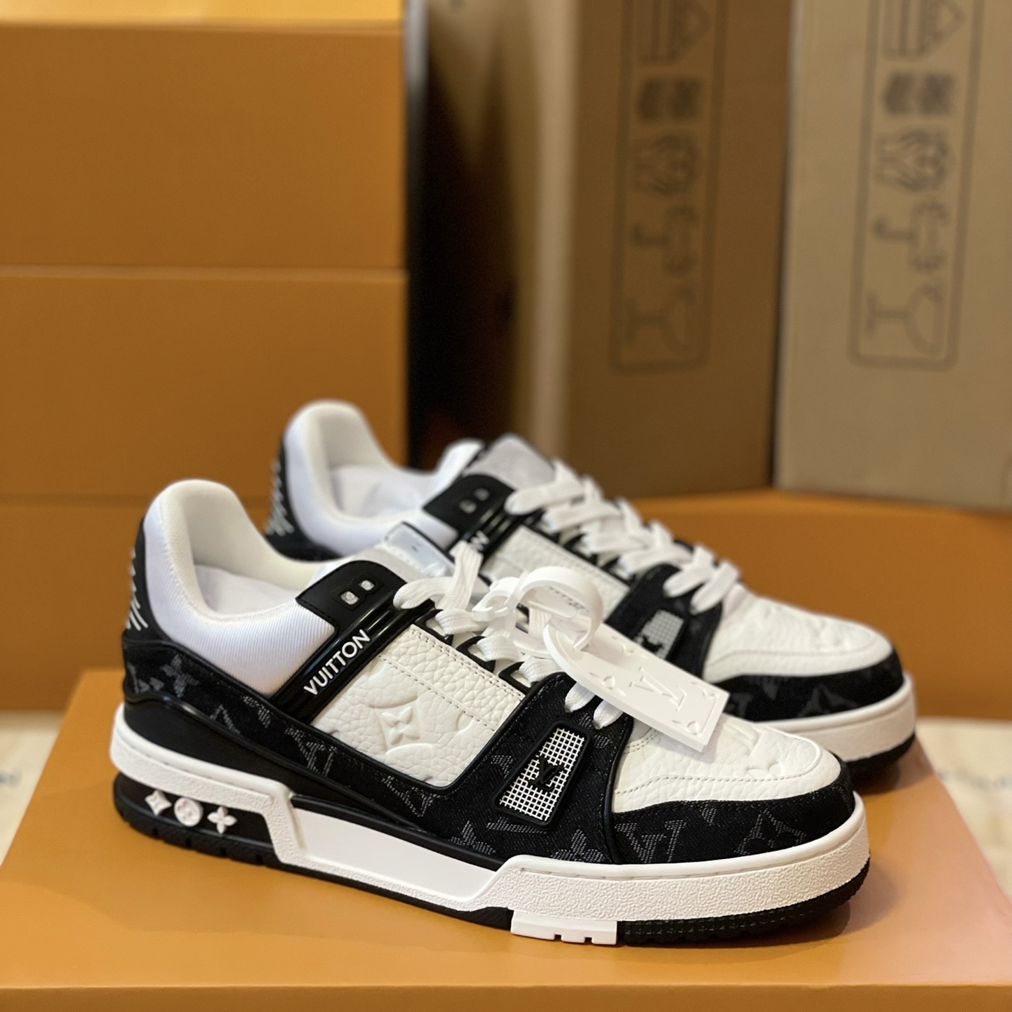 Loui Vuitto TRAINER SNEAKER - CCSHOES