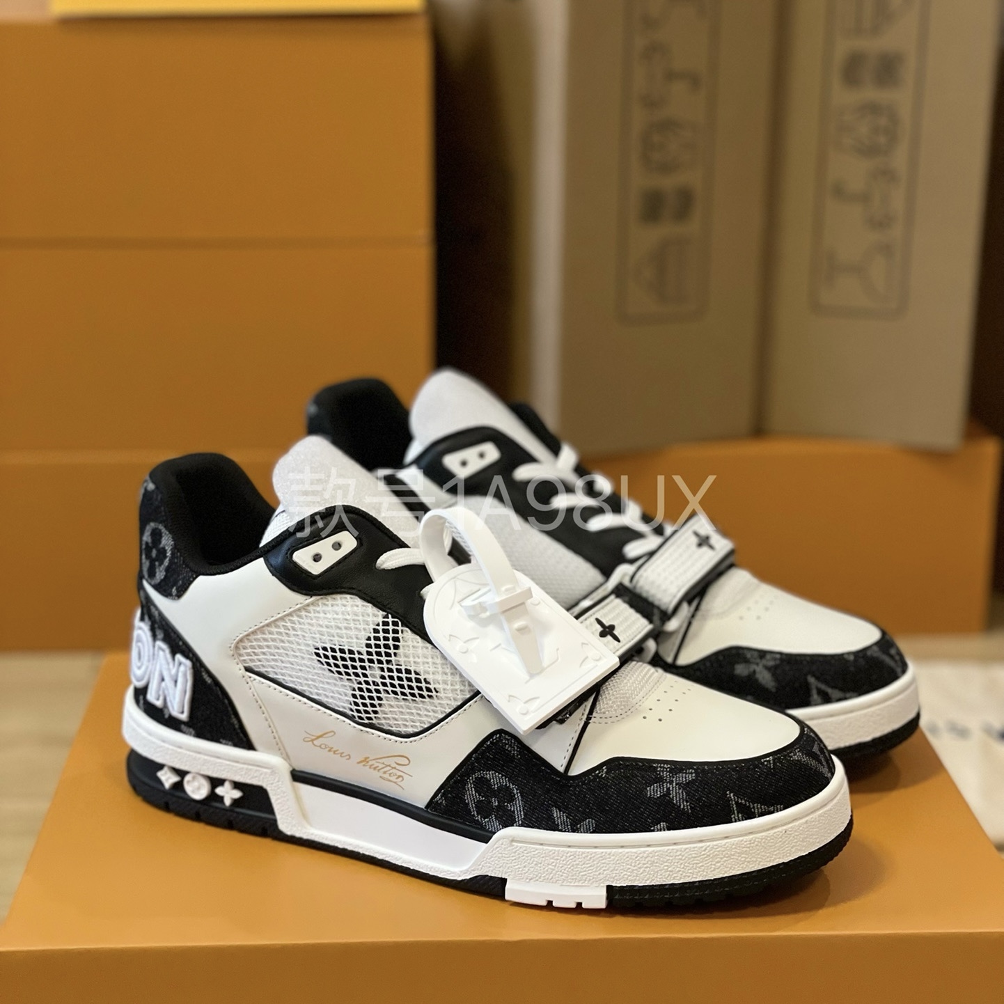 Loui Vuitto TRAINER SNEAKER - CCSHOES