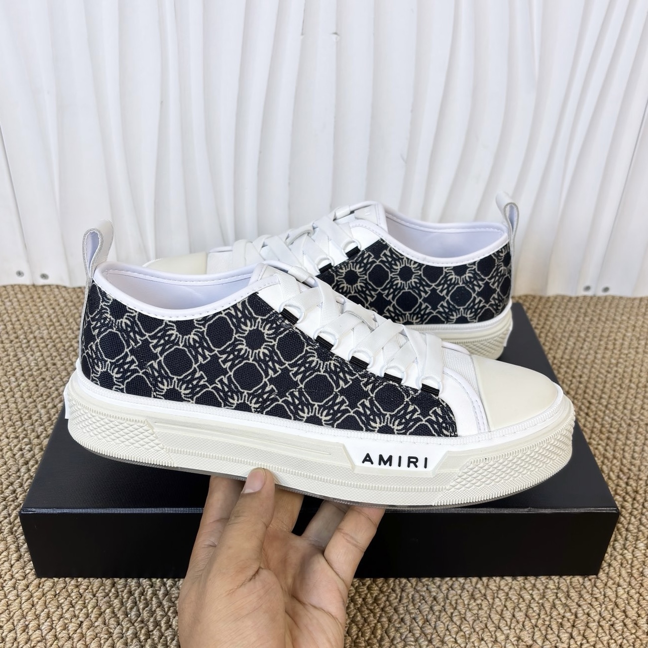 AMIRI STARS Sneakers - CCSHOES