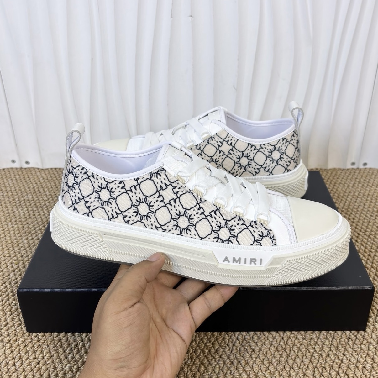 AMIRI STARS Sneakers - CCSHOES
