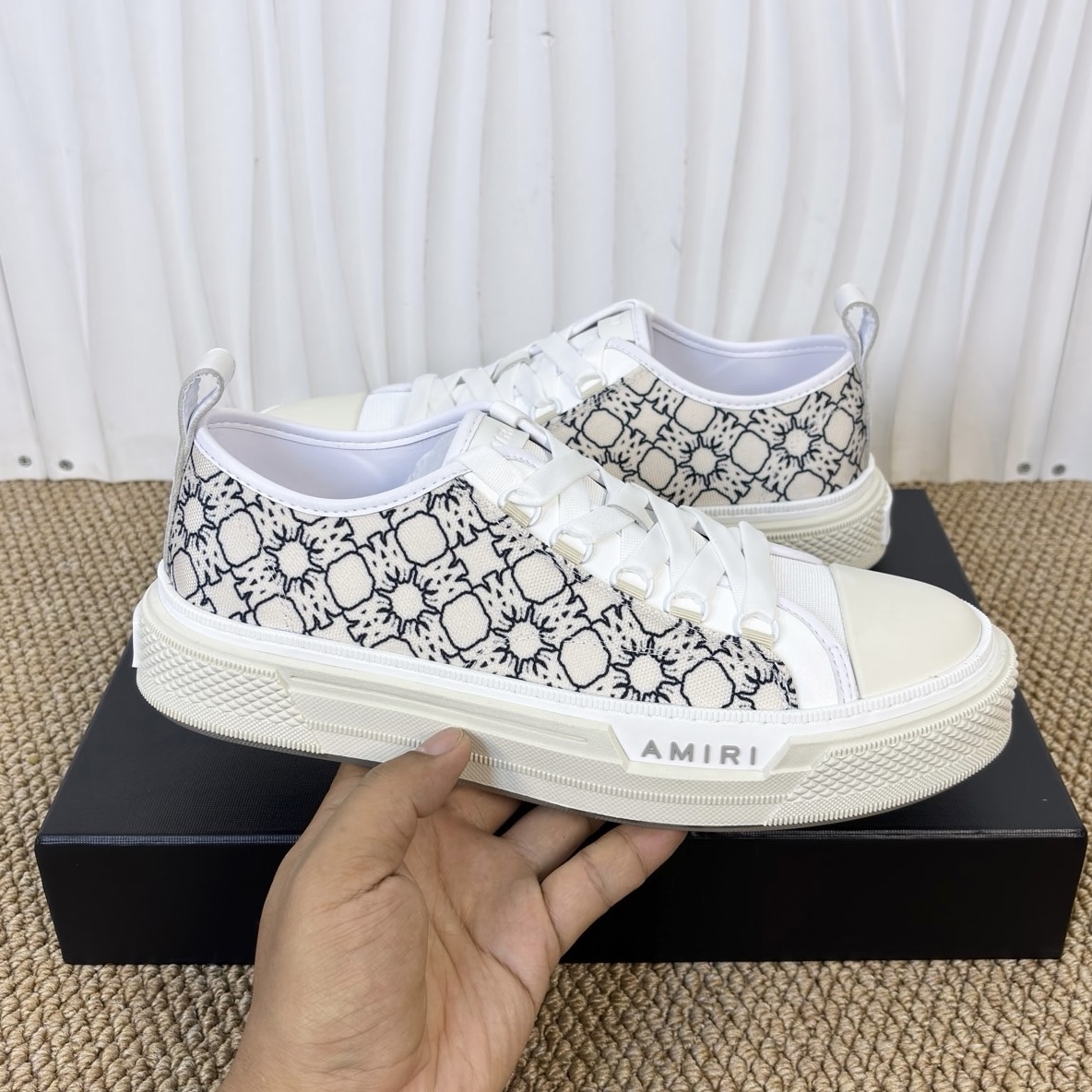 AMIRI STARS Sneakers - CCSHOES