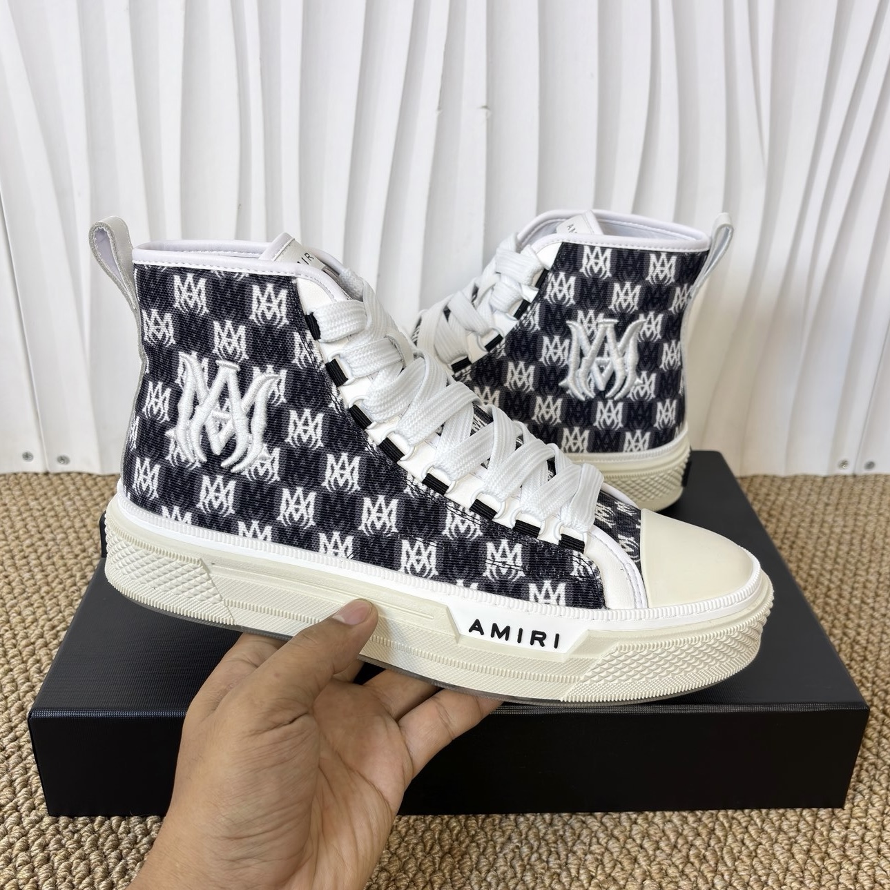 AMIRI STARS Sneakers - CCSHOES