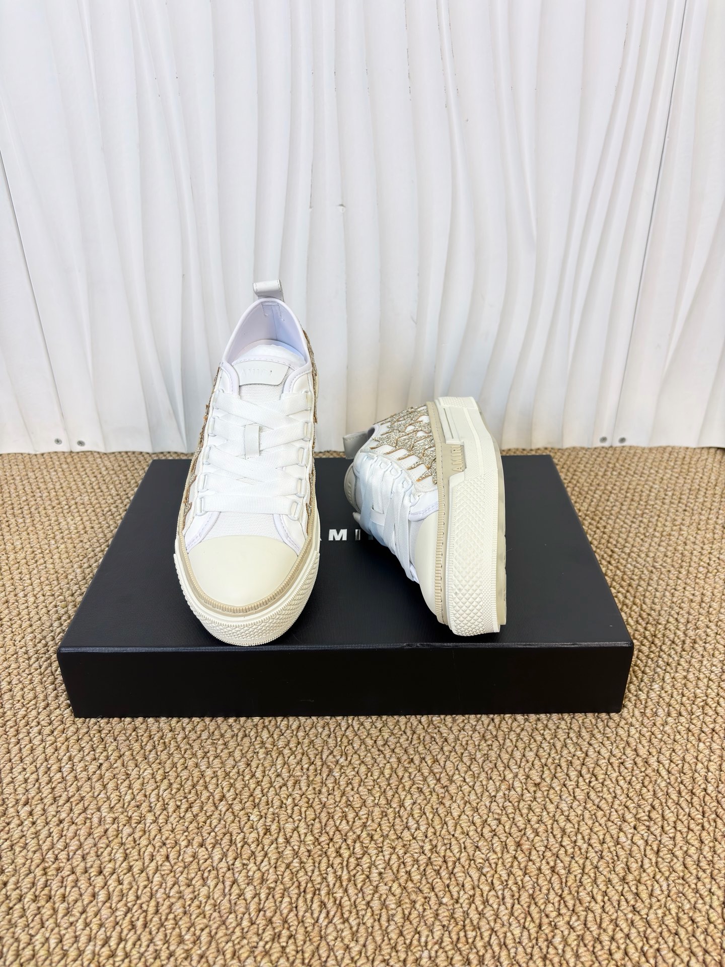 AMIRI STARS Sneakers - CCSHOES