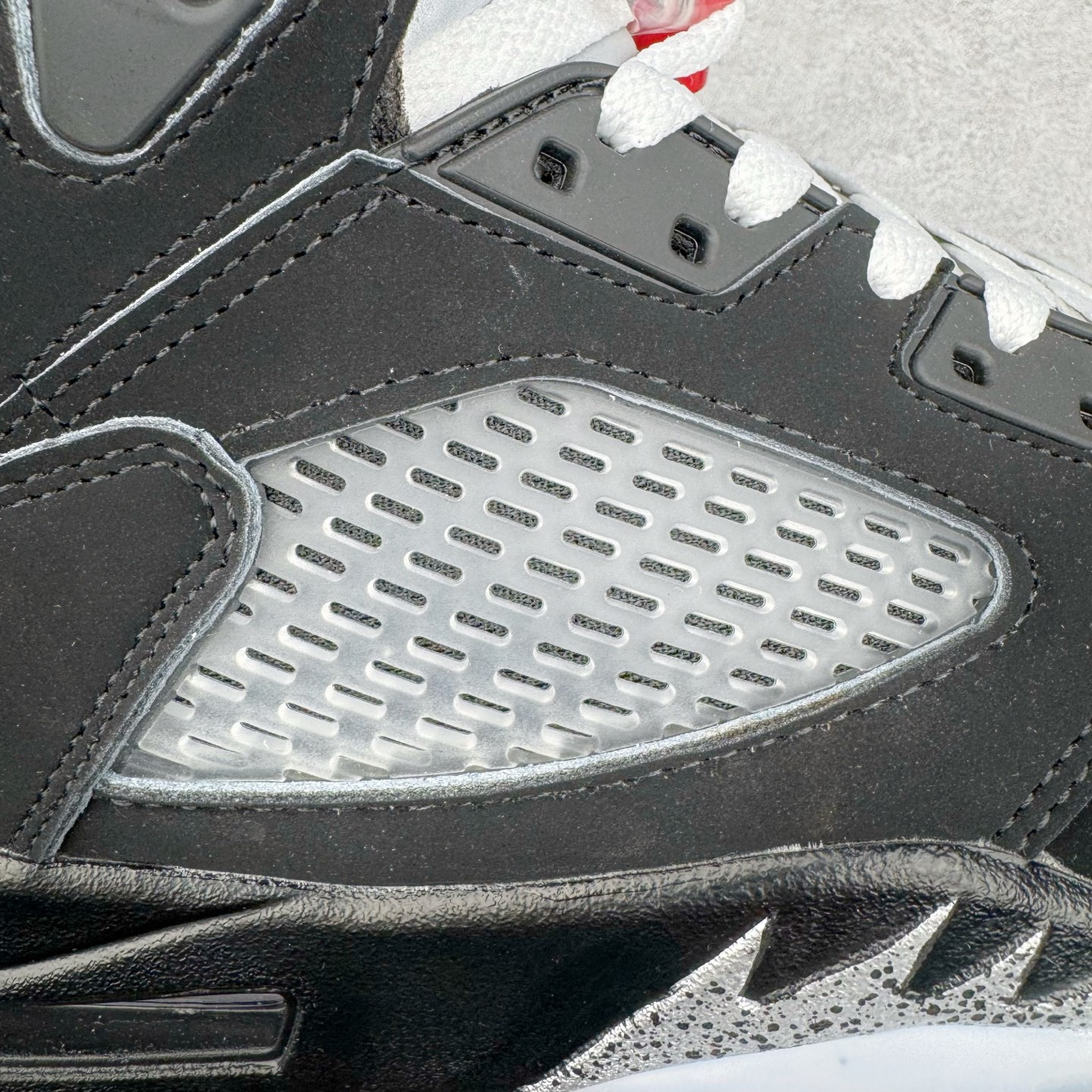 AIR JORDAN 5 BLACK METALLIC (2025) 845035-003 - CCSHOES
