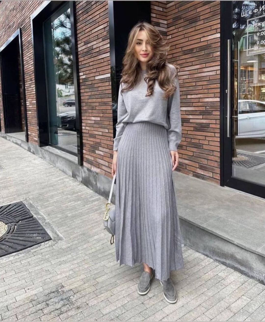 Women's solid color Long Sleeve Jumper & Pleated Bottom Dress Fashion Trends