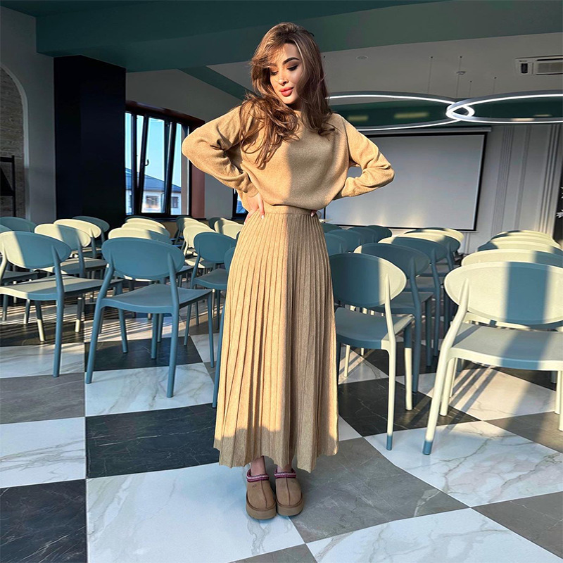 Women's solid color Long Sleeve Jumper & Pleated Bottom Dress Fashion Trends
