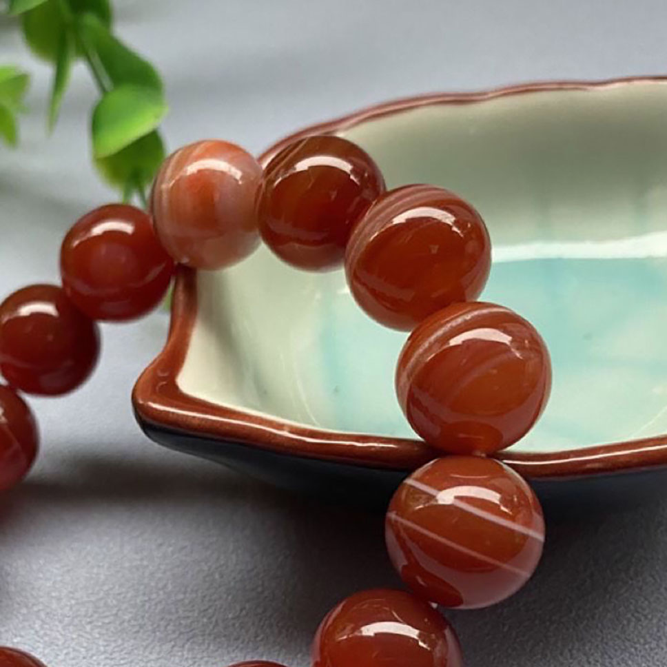 Red silk agate