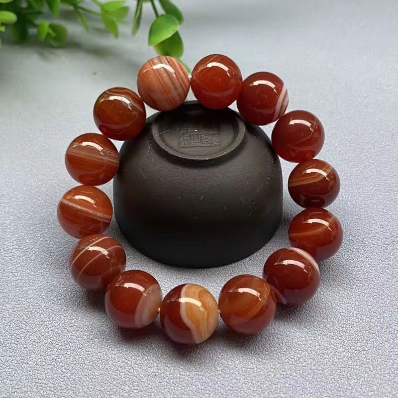 Red silk agate