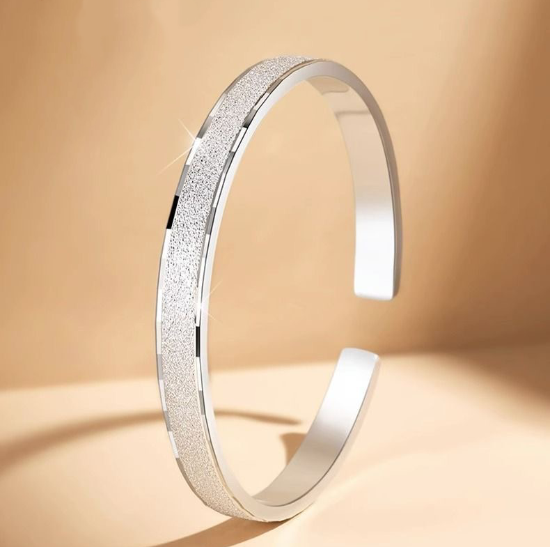 999 Foot Silver Bracelet Frosted Full Star Bangle