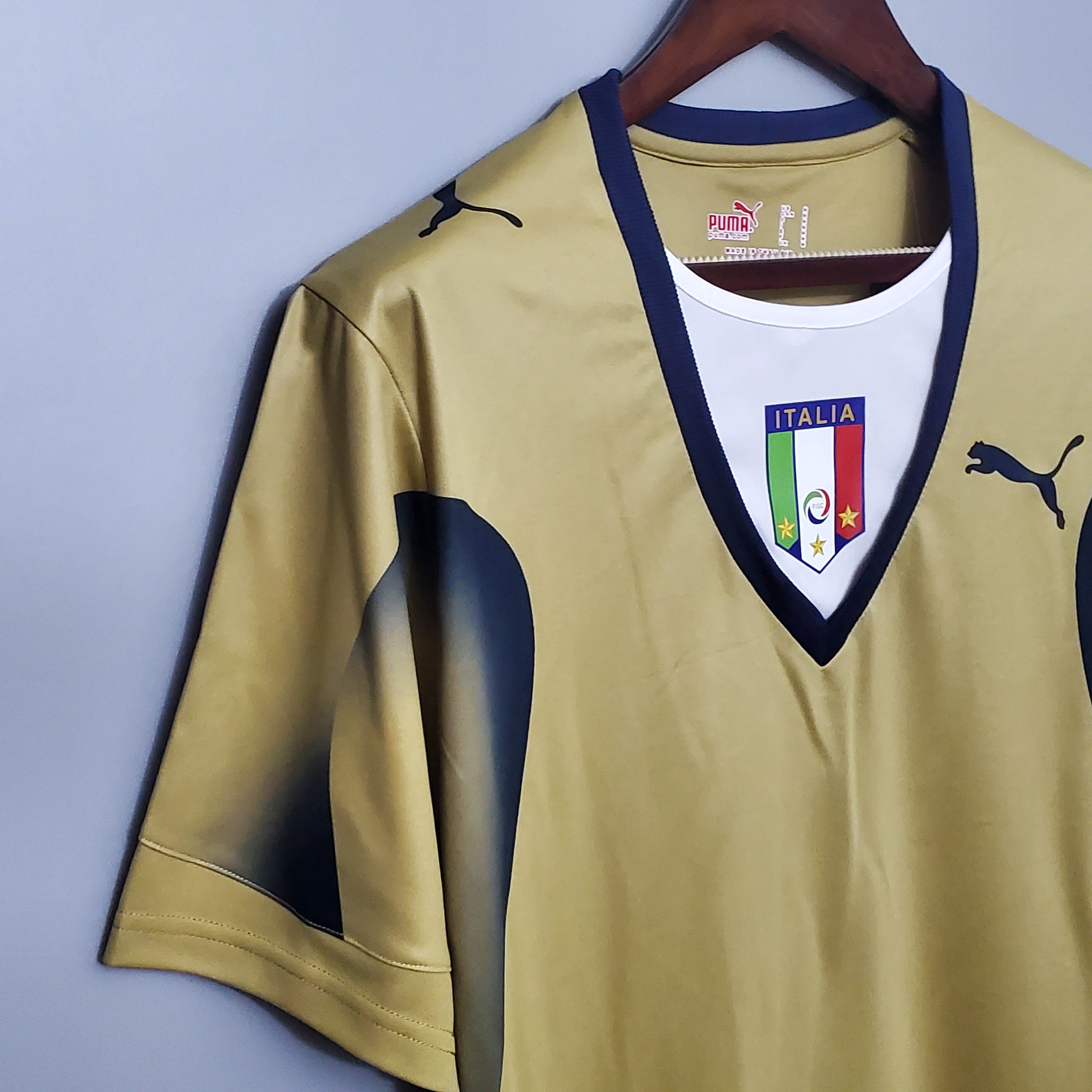 2006 Retro Italy Goalkeeper Gold Soccer Shirt - tingfengxie