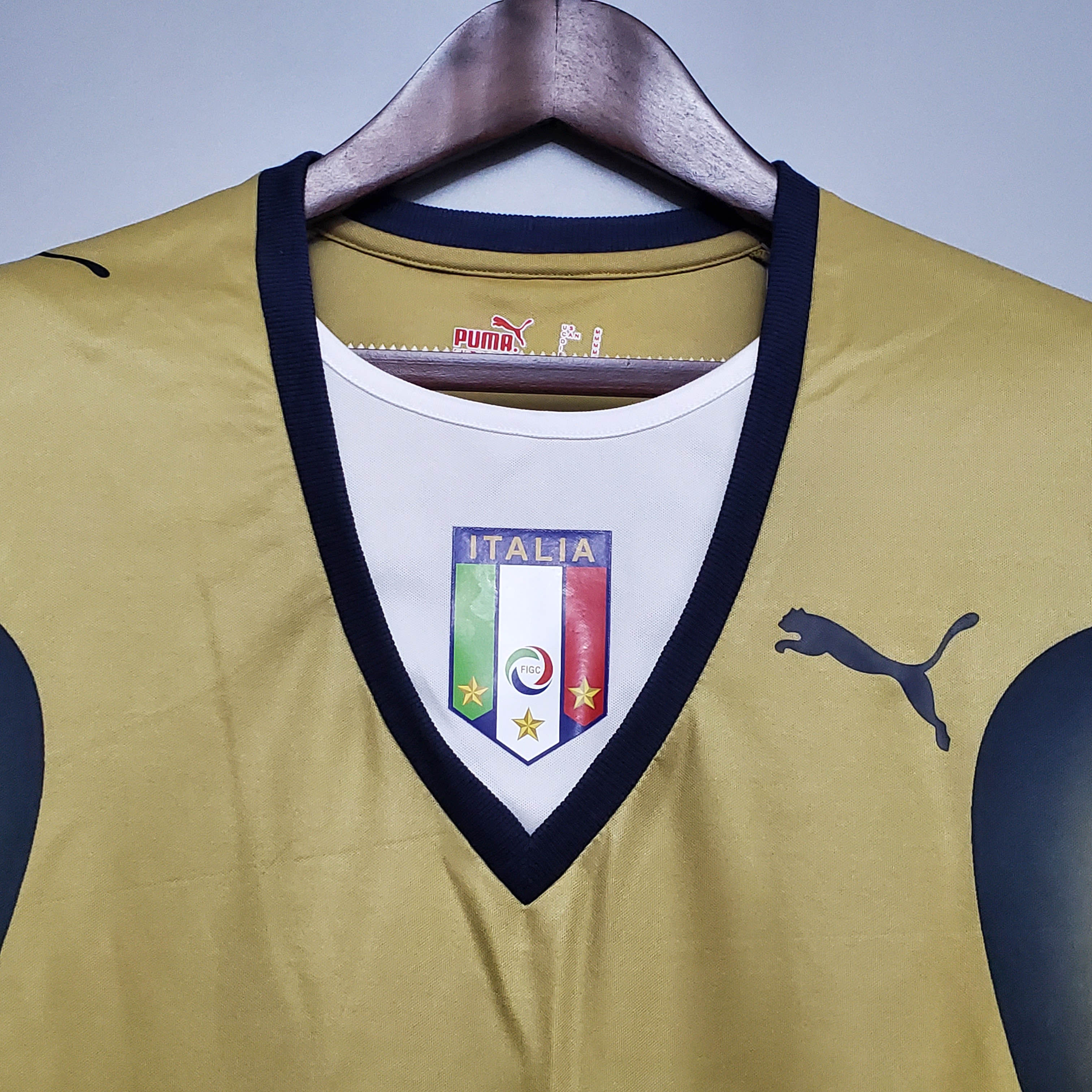 2006 Retro Italy Goalkeeper Gold Soccer Shirt - tingfengxie