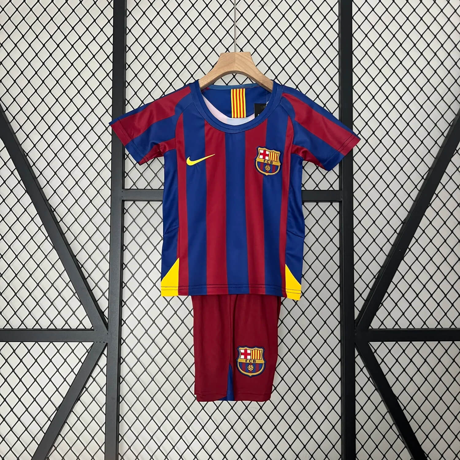 2005/2006 Retro Kids Size Barcelona Home Football Shirt 1:1 Thai Quality - tingfengxie