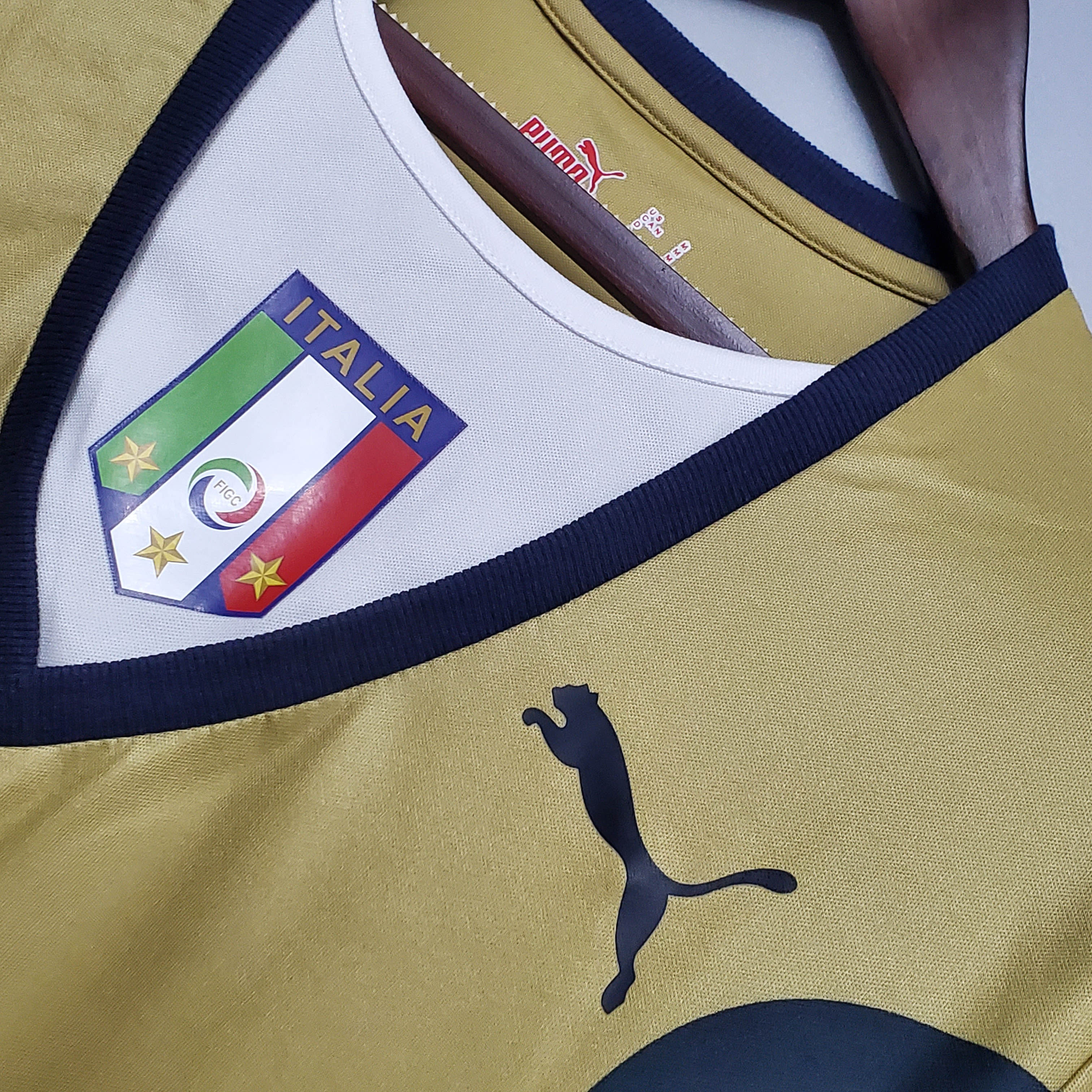 2006 Retro Italy Goalkeeper Gold Soccer Shirt - tingfengxie