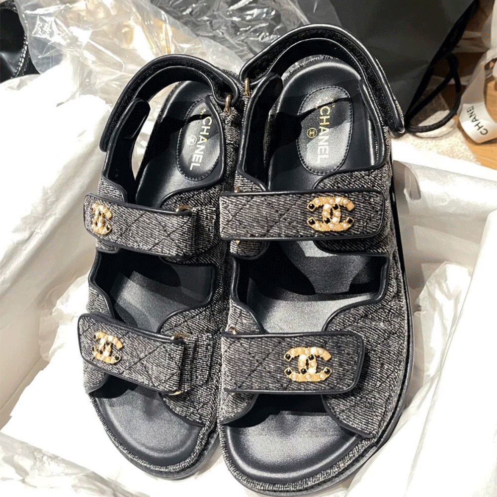 Chanel  Flat Velcro sandals Slide