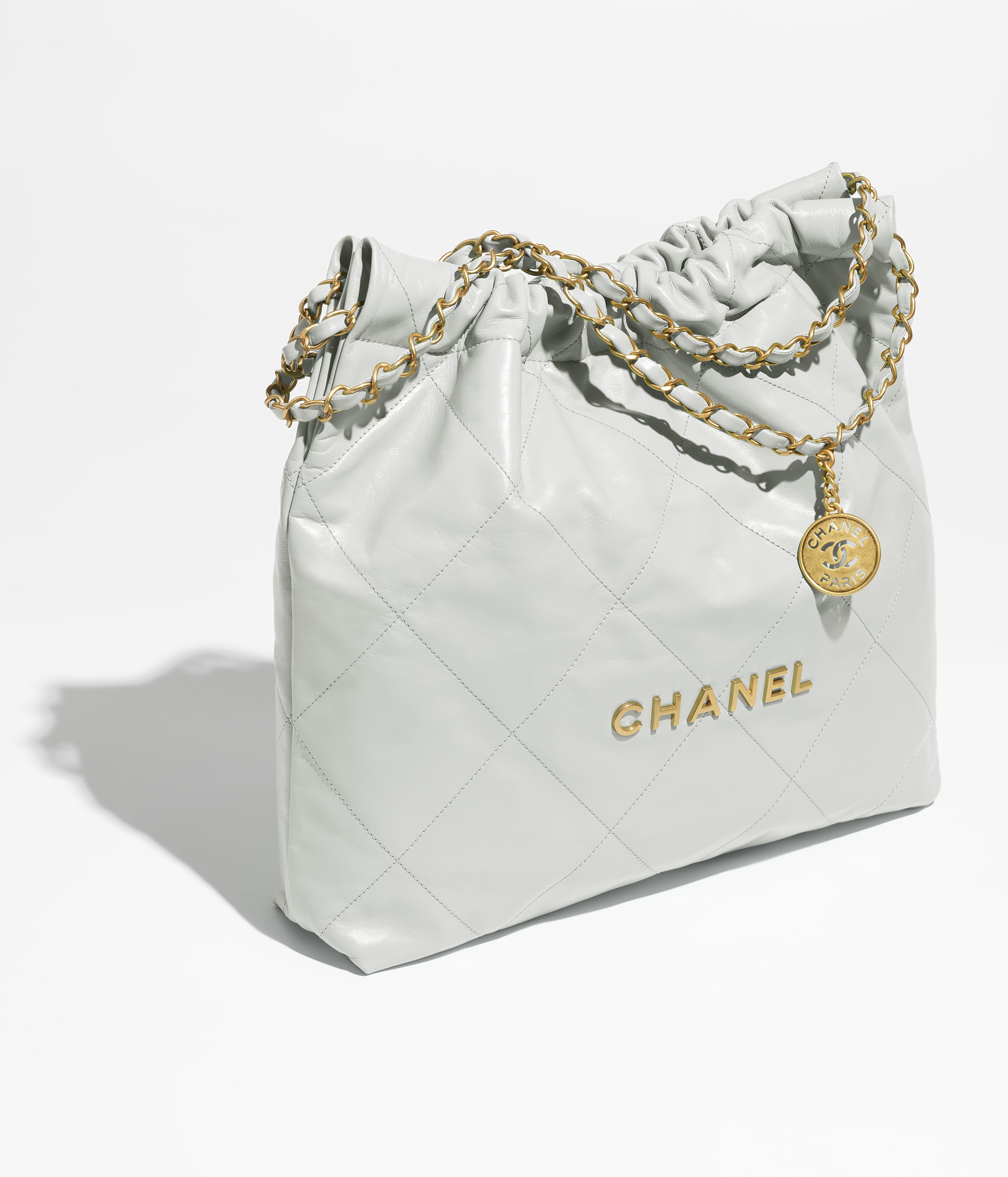 CHANEL 22 HANDBAG Shiny Calfskin & Gold-Tone Metal Light Blue