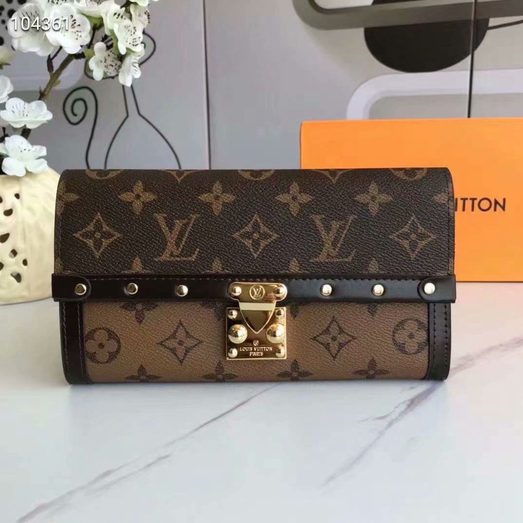 LV Capucines Wallet