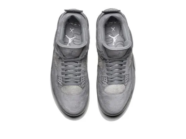 Jordan4 Retro “Kaws”