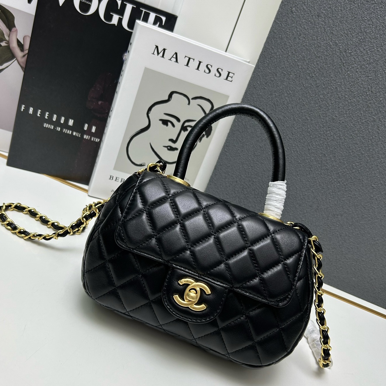 Chanel coco Leather Handle Shoulder Crossbody Bag