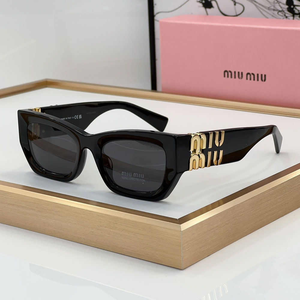 MIU MIU  Cat eye Sunglasses Top quality