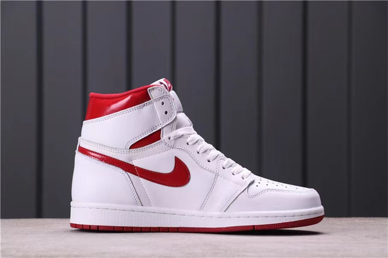 Jordan 1 Retro Metallic Red (2017) 555088-103