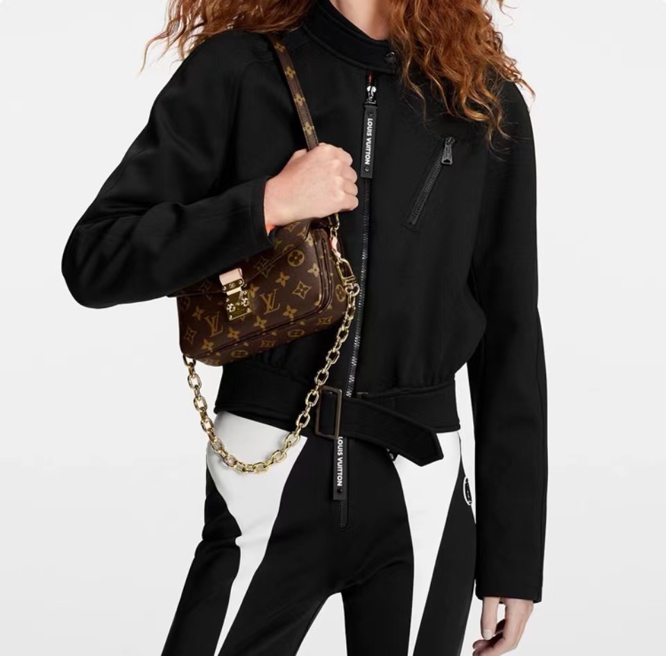 LV Pochette Metis East West Bag