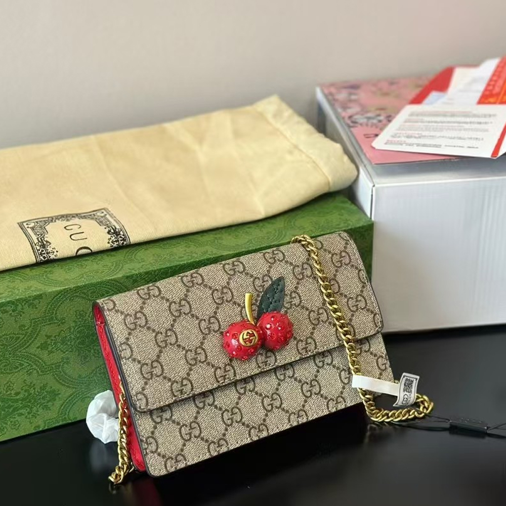 Gucci  Cherry Chain Bag