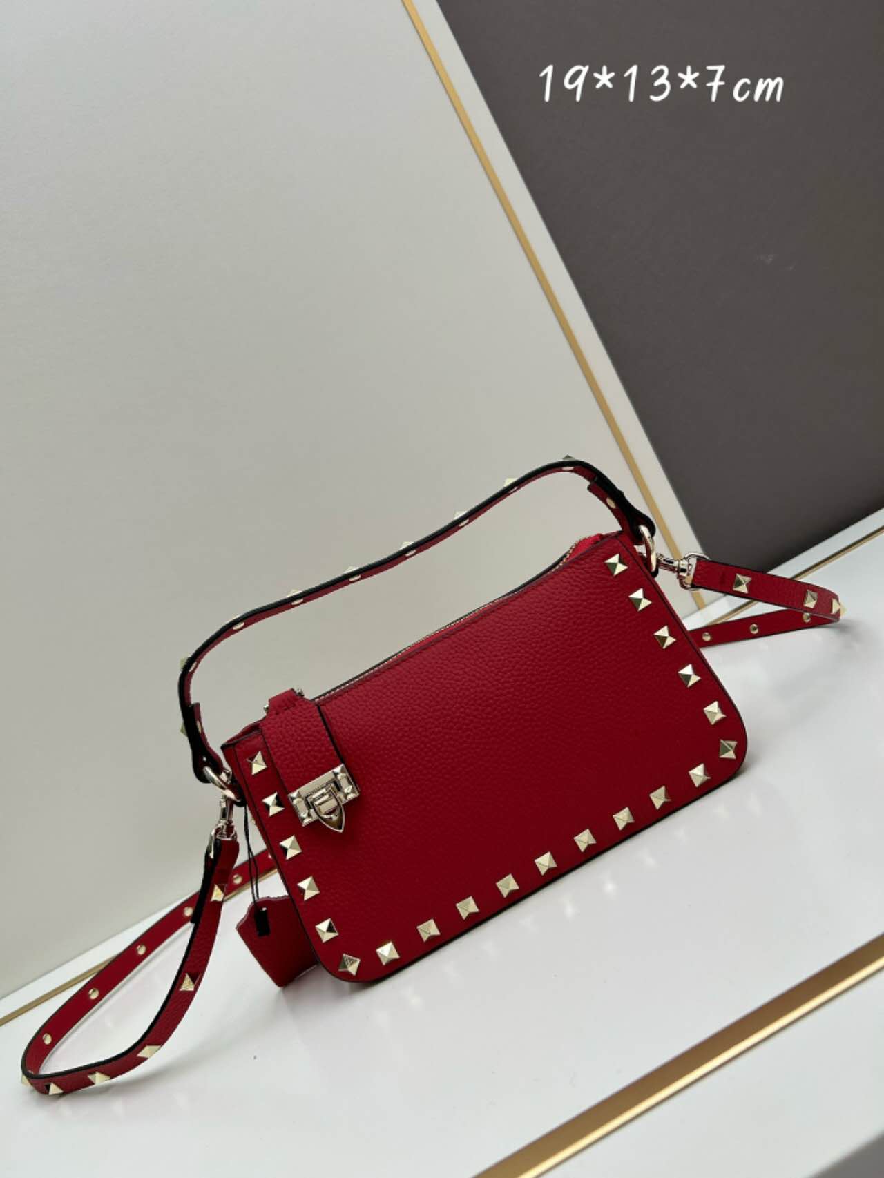 Valentino Garavani Rockstud Shoulder Bag Women Red